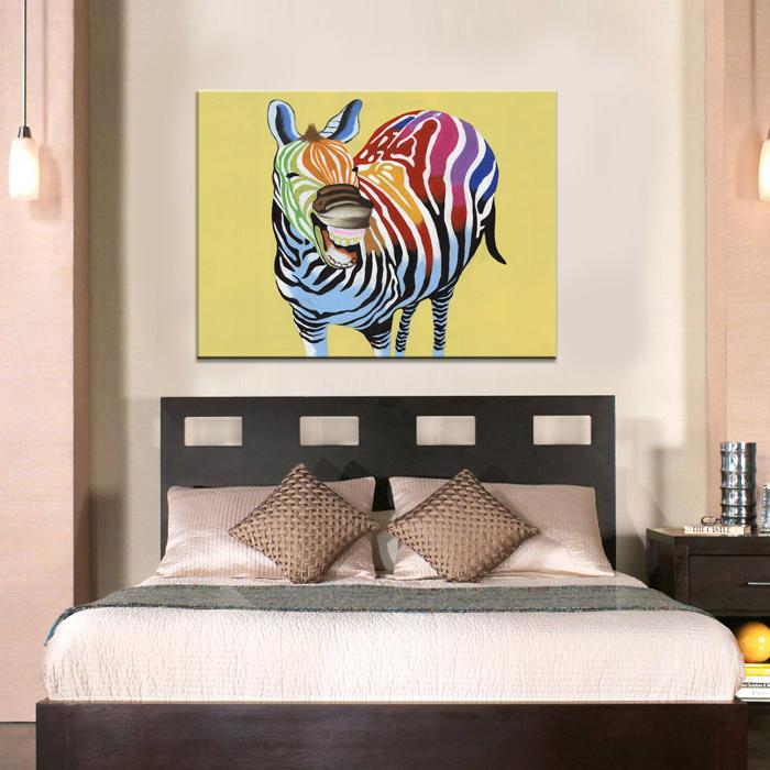 Farbiges Zebra Leinwandbild 80x60 cm mit Holzrahmen – Ansicht 3